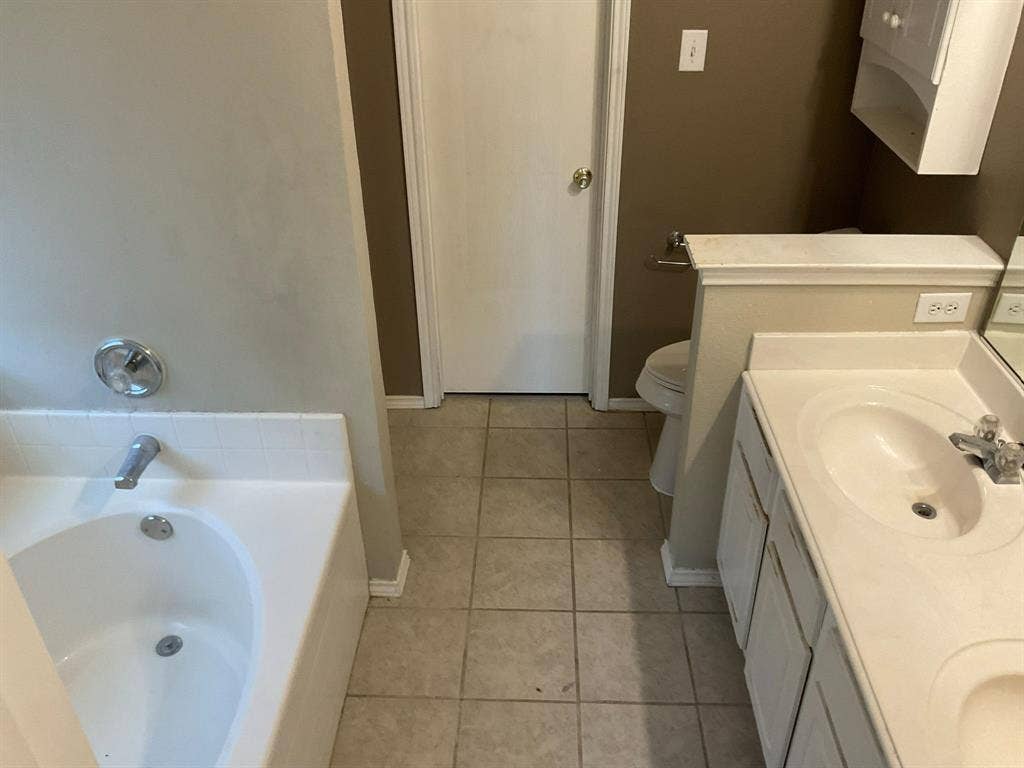 1001 Stockton Drive, Burleson, TX 76028 1001 Stockton Drive, Burleson, TX 76028