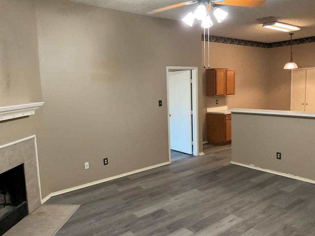 1001 Stockton Drive, Burleson, TX 76028 1001 Stockton Drive, Burleson, TX 76028