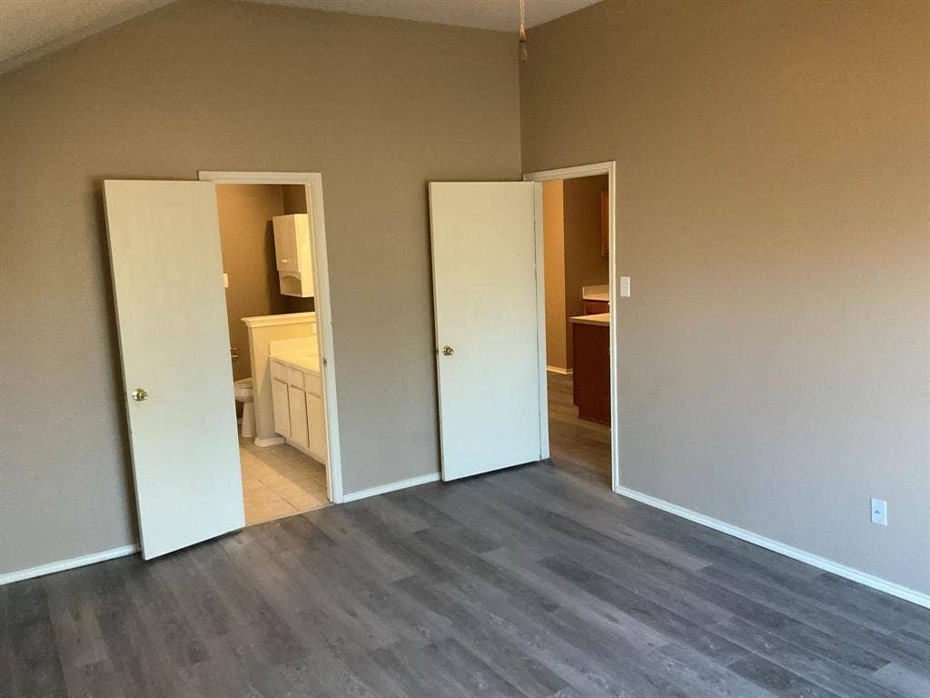 1001 Stockton Drive, Burleson, TX 76028 1001 Stockton Drive, Burleson, TX 76028