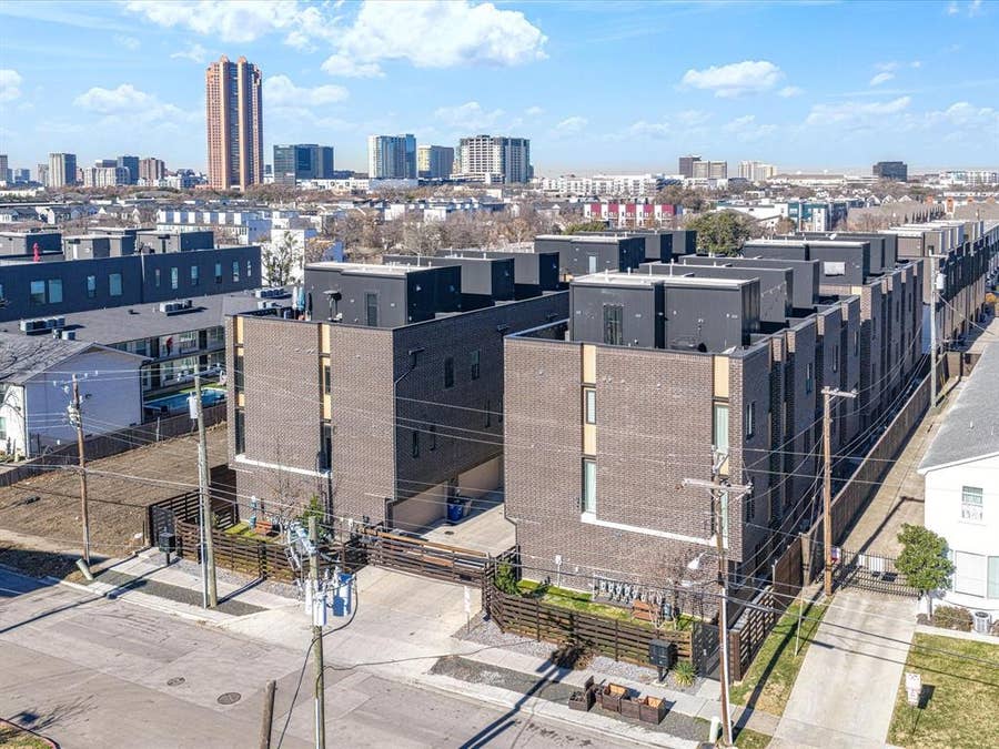 Property photo for 1920 Dowgate Court, Dallas, TX