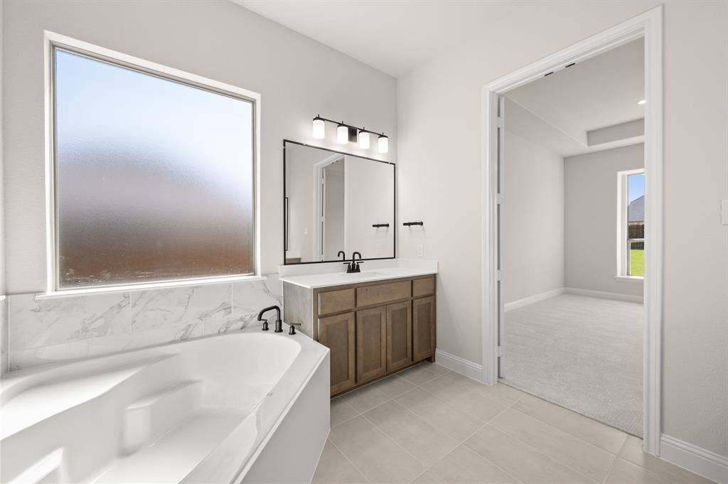 224 Mountain Laurel Drive, Waxahachie, TX 75165 DFW-Myrtle Creek-Concept 3473-224 Mountain Laurel Drive-Primary Suite-Risewell Homes-3