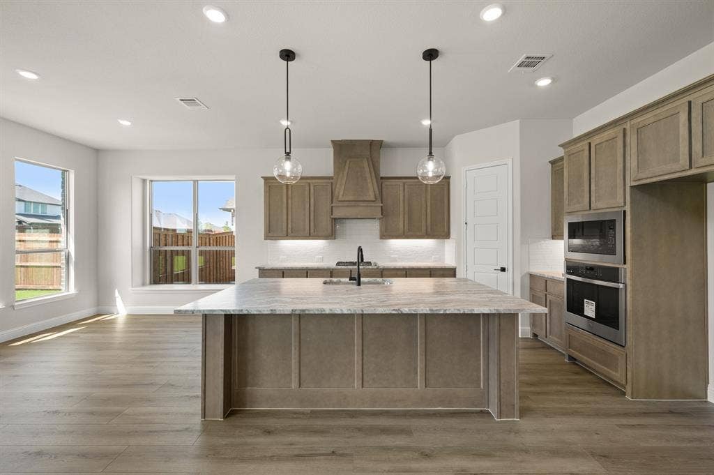 224 Mountain Laurel Drive, Waxahachie, TX 75165 DFW-Myrtle Creek-Concept 3473-224 Mountain Laurel Drive-Kitchen-Risewell Homes-1