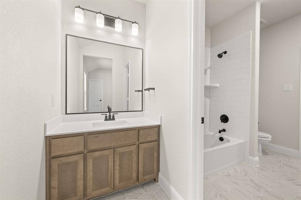 224 Mountain Laurel Drive, Waxahachie, TX 75165 DFW-Myrtle Creek-Concept 3473-224 Mountain Laurel Drive-Bathroom-Risewell Homes-2