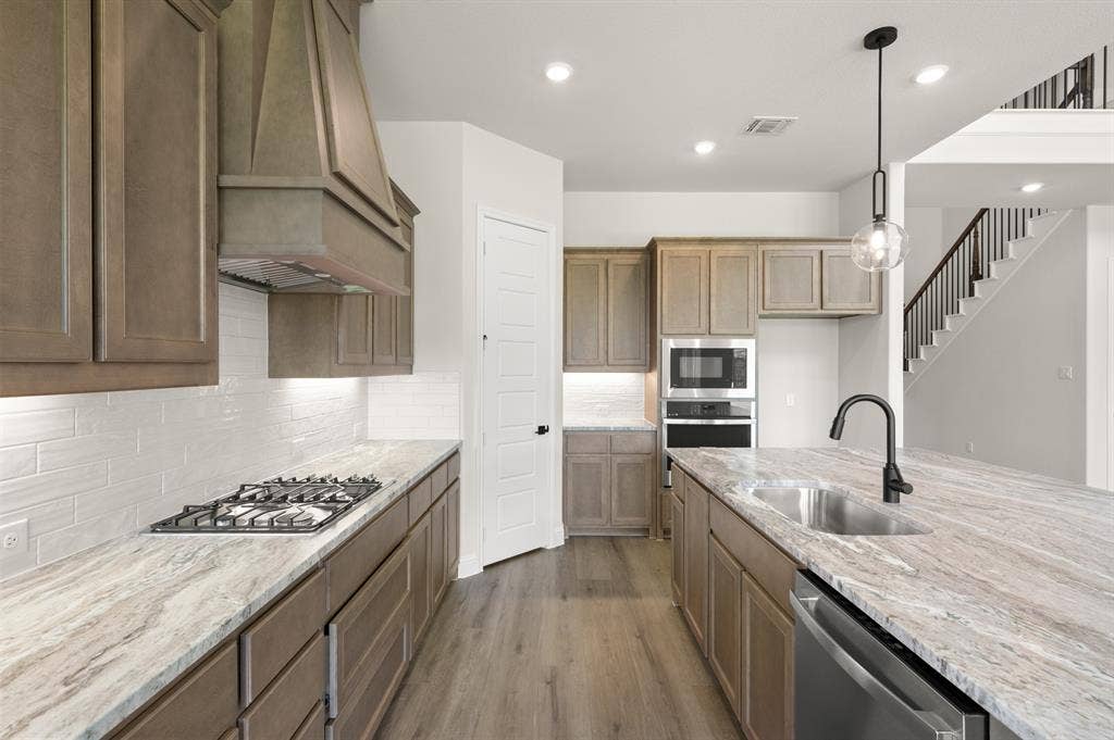224 Mountain Laurel Drive, Waxahachie, TX 75165 DFW-Myrtle Creek-Concept 3473-224 Mountain Laurel Drive-Kitchen-Risewell Homes-3