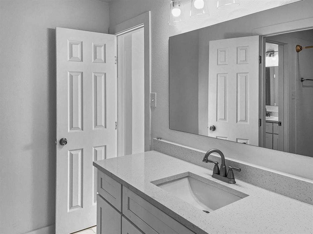 2720 Rochelle Point, Irving, TX 75062