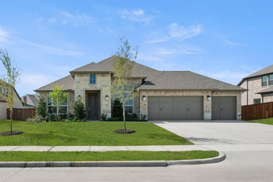 Property photo for 228 Mountain Laurel Drive, Waxahachie, TX