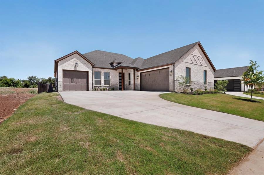 Property photo for 973 Bandon Dunes Drive, Fort Worth, TX