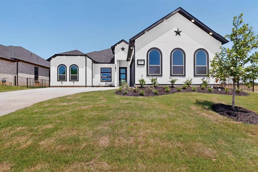 Property photo for 977 Bandon Dunes Drive, Fort Worth, TX