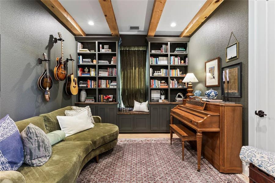 Property photo for 4840 Cumberland Circle, Carrollton, TX