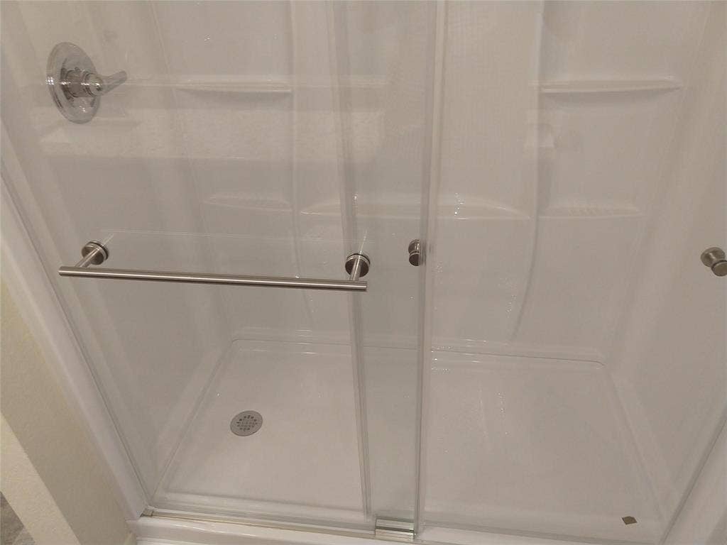 2110 Valleywood Drive, Arlington, TX 76013 2110 Valleywood Drive, Arlington, TX 76013