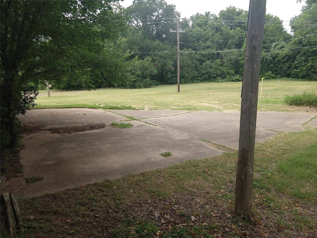 2110 Valleywood Drive, Arlington, TX 76013 2110 Valleywood Drive, Arlington, TX 76013