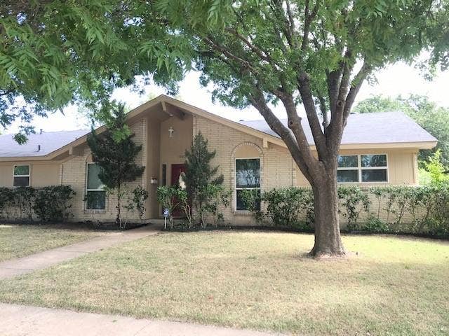 Property photo for 902 Bradfield Drive, Garland, TX