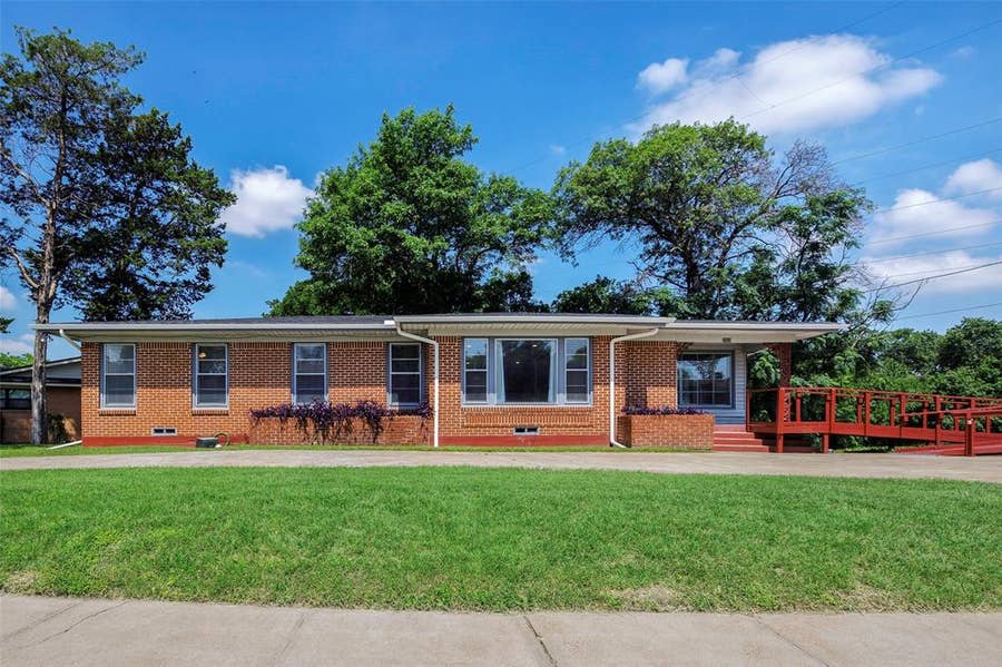 Property photo for 2323 Sutter Street, Dallas, TX