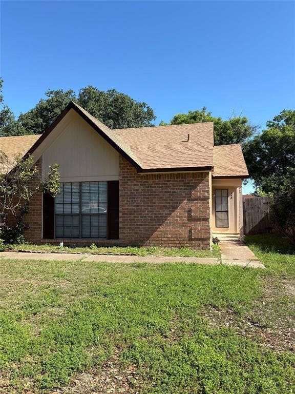 Property photo for 658 Stonehenge Drive, Grand Prairie, TX