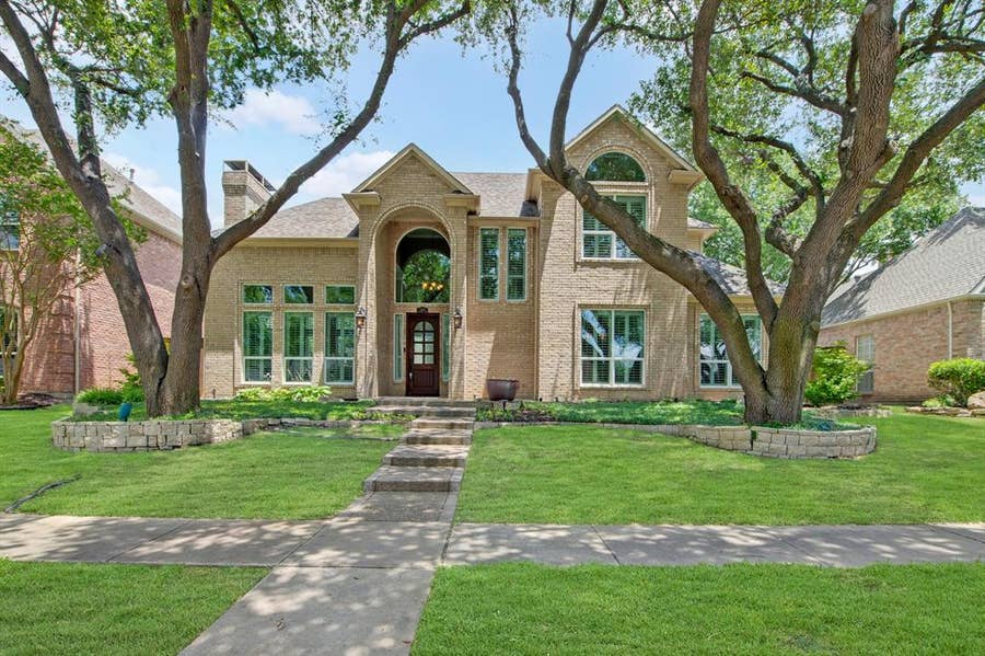 Property photo for 18728 Thorntree Lane, Dallas, TX