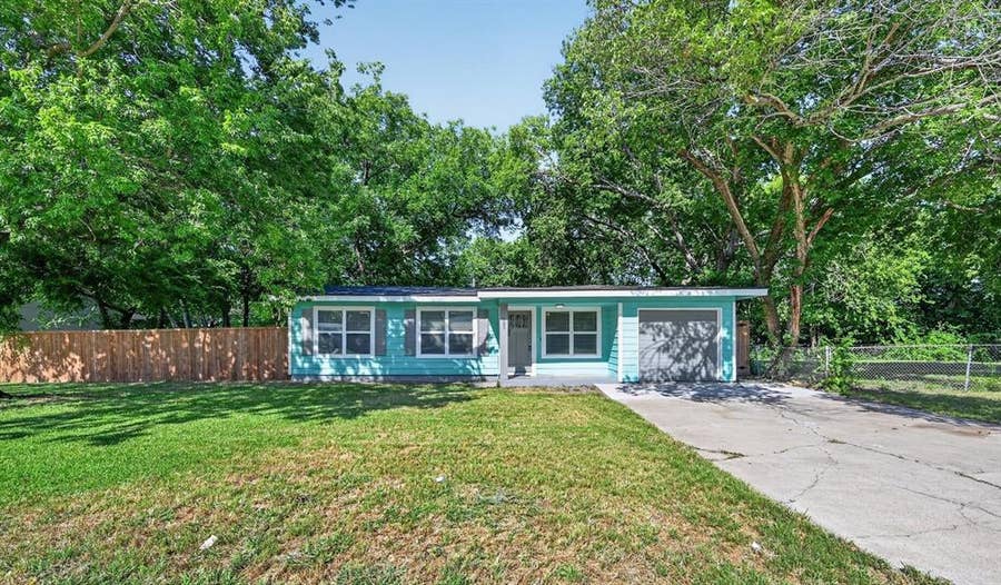 Property photo for 609 Jardin Drive, Mesquite, TX