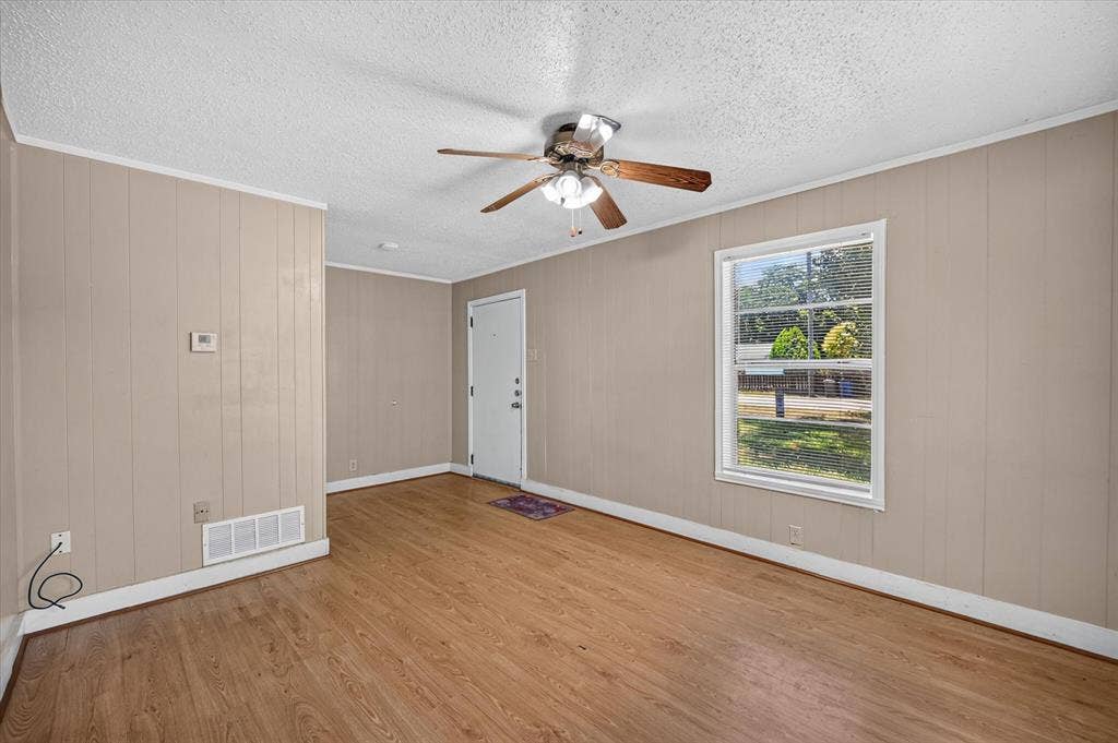 4450 Percy Street, Lancaster, TX 75134 Living room