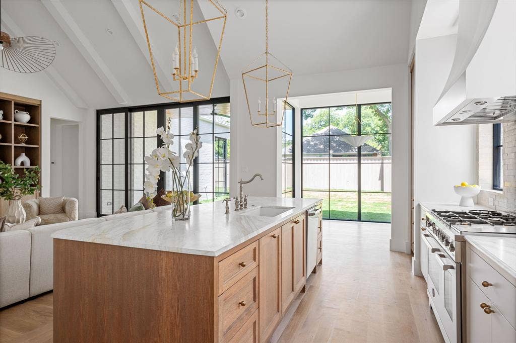 9027 Daytonia Avenue, Dallas, TX 75218 9027 Daytonia Avenue, Dallas, TX 75218