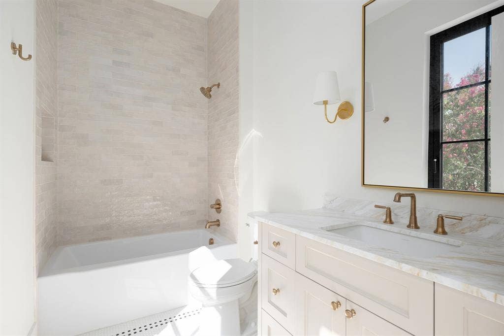 9027 Daytonia Avenue, Dallas, TX 75218 9027 Daytonia Avenue, Dallas, TX 75218