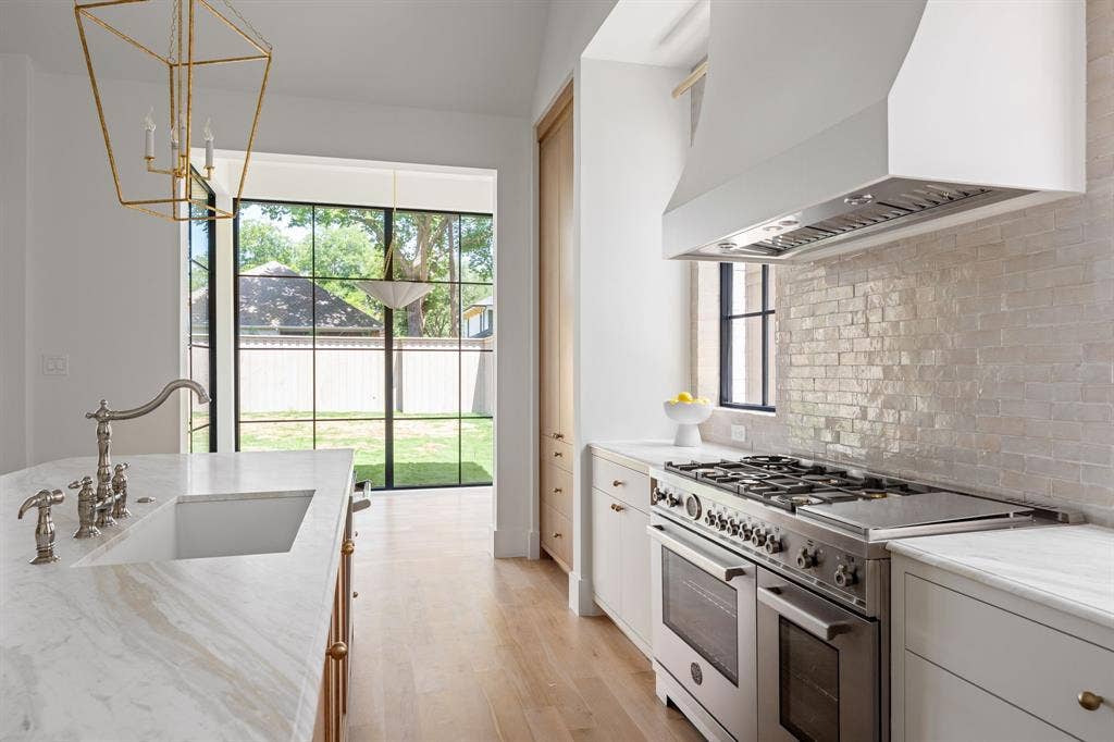 9027 Daytonia Avenue, Dallas, TX 75218 9027 Daytonia Avenue, Dallas, TX 75218