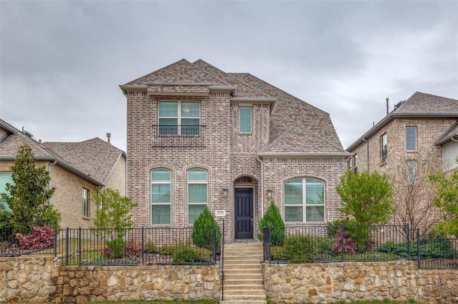 Property photo for 17620 Bottlebrush Drive, Dallas, TX