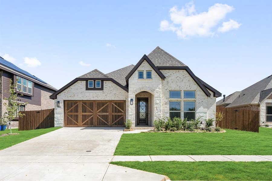 Property photo for 1252 Amberwood Lane, Red Oak, TX
