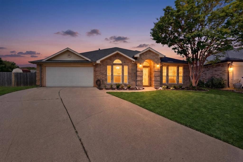 1012 Hidden View Court, Burleson, TX 76028 1012 Hidden View Court, Burleson, TX 76028