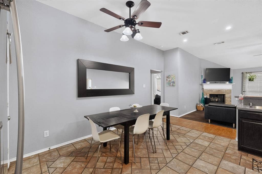 1012 Hidden View Court, Burleson, TX 76028 1012 Hidden View Court, Burleson, TX 76028