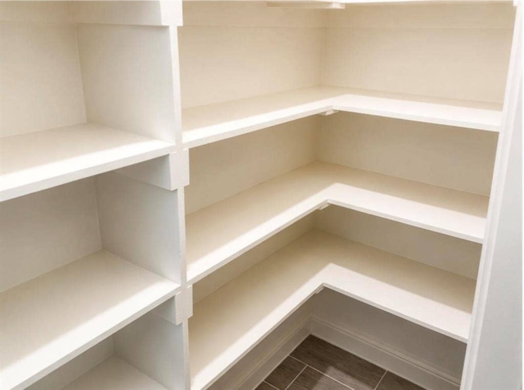 690 Serenity Lane, Red Oak, TX 75154 Oversized walk-in pantry