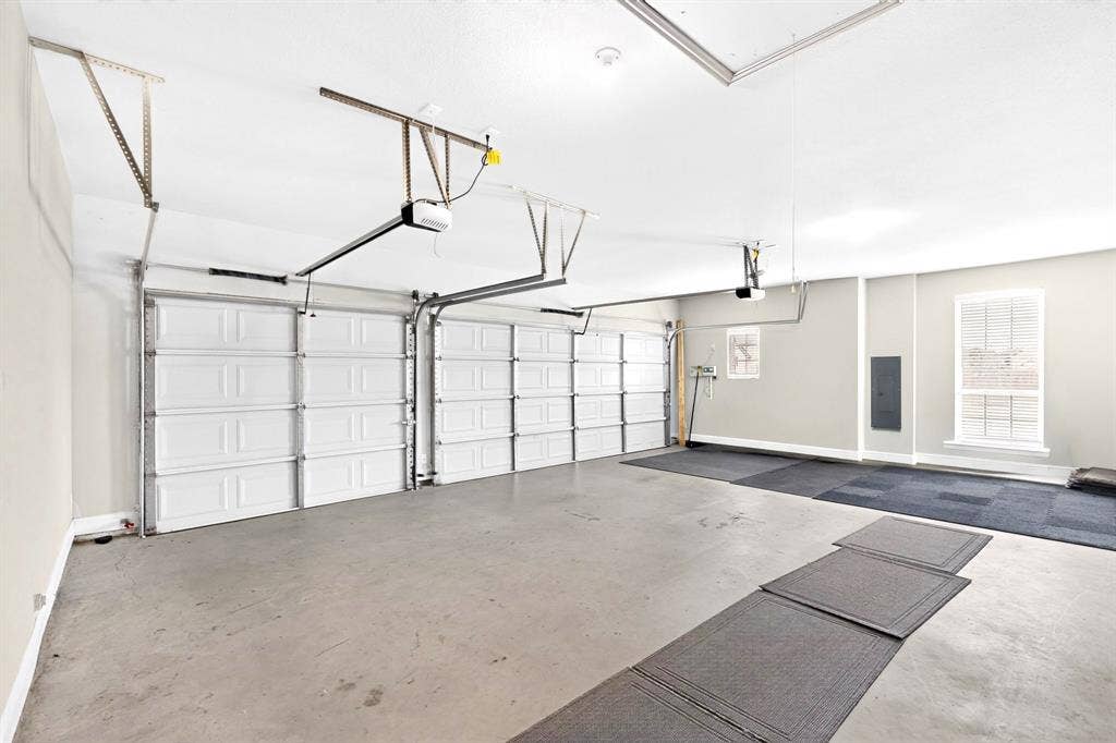 690 Serenity Lane, Red Oak, TX 75154 3 car garage