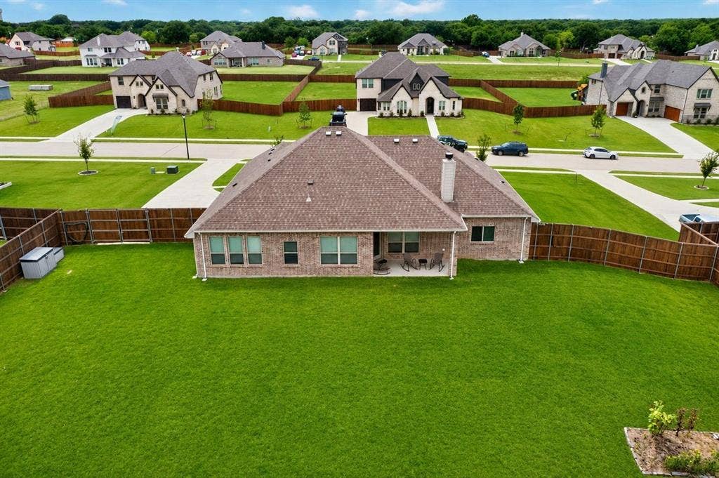 690 Serenity Lane, Red Oak, TX 75154 Established lawn