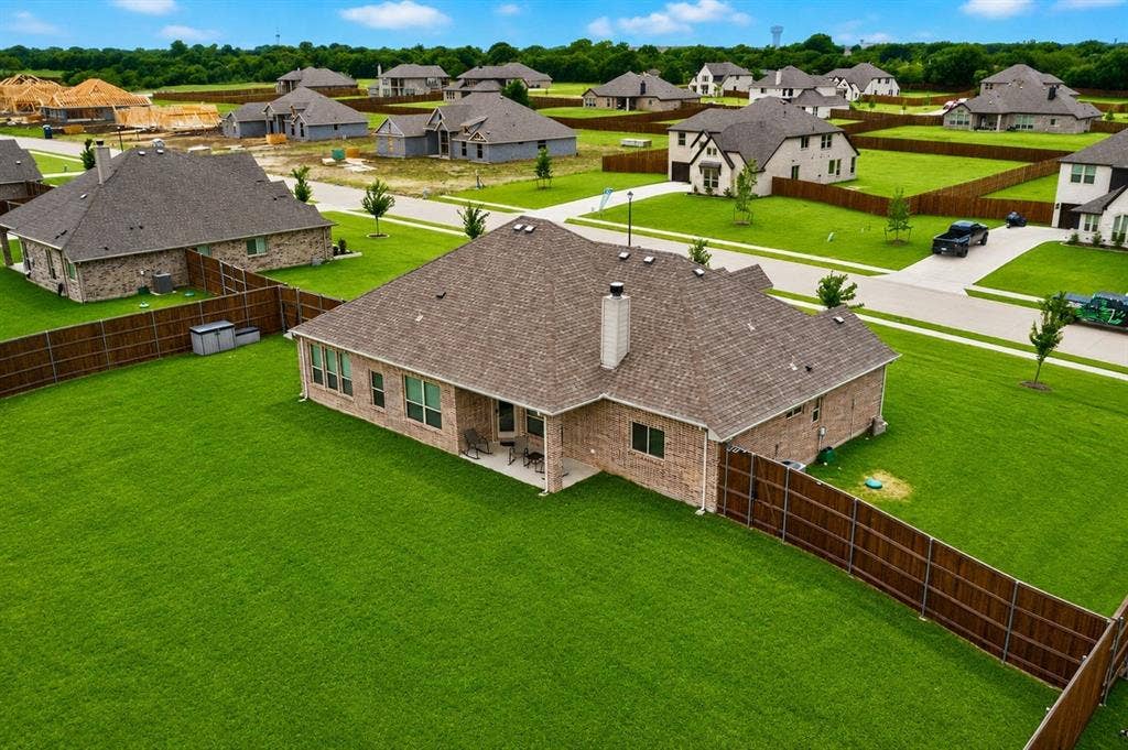 690 Serenity Lane, Red Oak, TX 75154 Fenced in private backyard