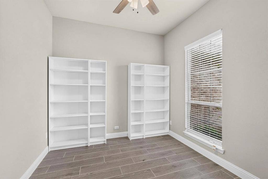 690 Serenity Lane, Red Oak, TX 75154 Private office perfect for working from home
