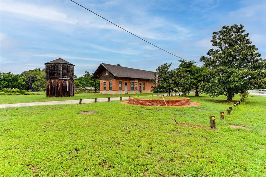 Property photo for 211 Main Street, Rosser, TX