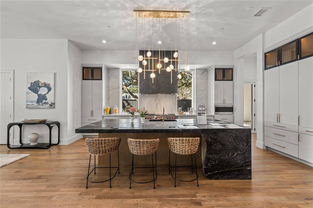 6006 Meadow Crest, Dallas, TX 75230 6006 Meadow Crest, Dallas, TX 75230