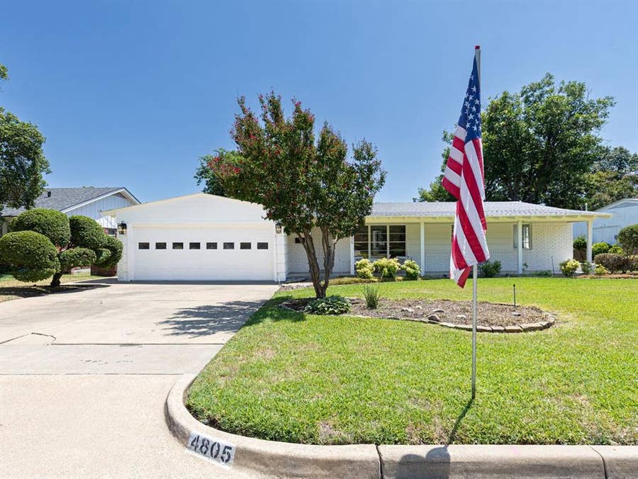 Property photo for 4805 Hildring Drive E, Fort Worth, TX
