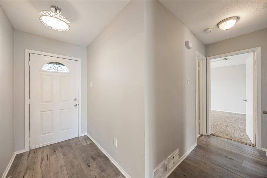 1 E Mountain Lane, #33, Grand Prairie, TX 75052 1 E Mountain Lane, #33, Grand Prairie, TX 75052