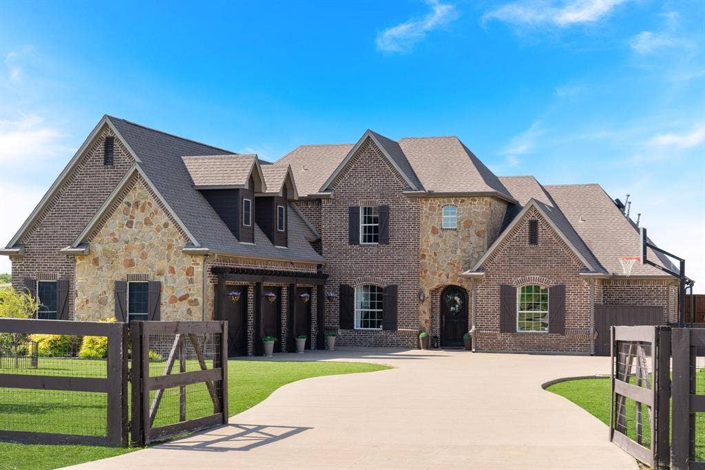 6224 Meadowlands Drive, Krum, TX 76249 6224 Meadowlands Drive, Krum, TX 76249