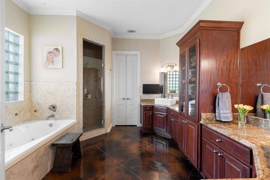 6224 Meadowlands Drive, Krum, TX 76249 6224 Meadowlands Drive, Krum, TX 76249
