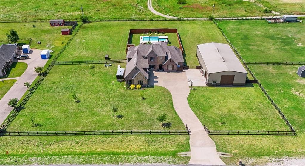 6224 Meadowlands Drive, Krum, TX 76249 6224 Meadowlands Drive, Krum, TX 76249