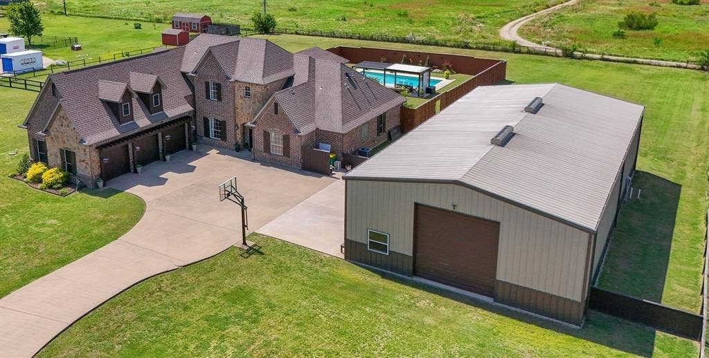 6224 Meadowlands Drive, Krum, TX 76249 6224 Meadowlands Drive, Krum, TX 76249