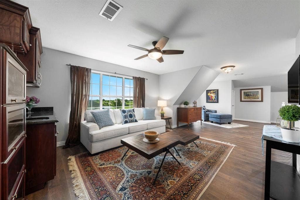 6224 Meadowlands Drive, Krum, TX 76249 6224 Meadowlands Drive, Krum, TX 76249