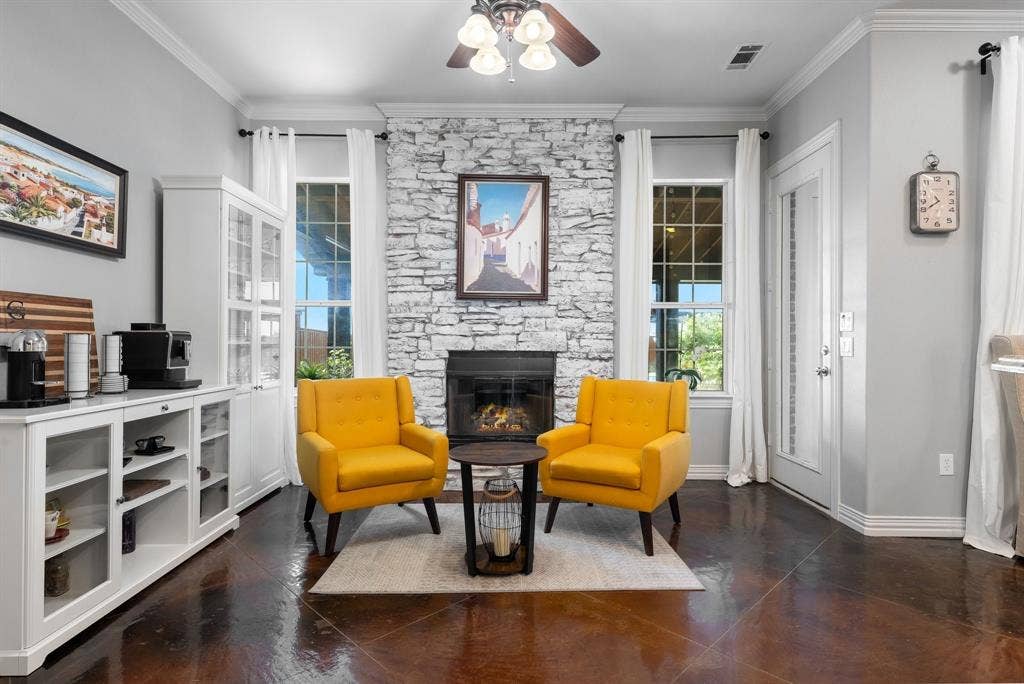 6224 Meadowlands Drive, Krum, TX 76249 6224 Meadowlands Drive, Krum, TX 76249
