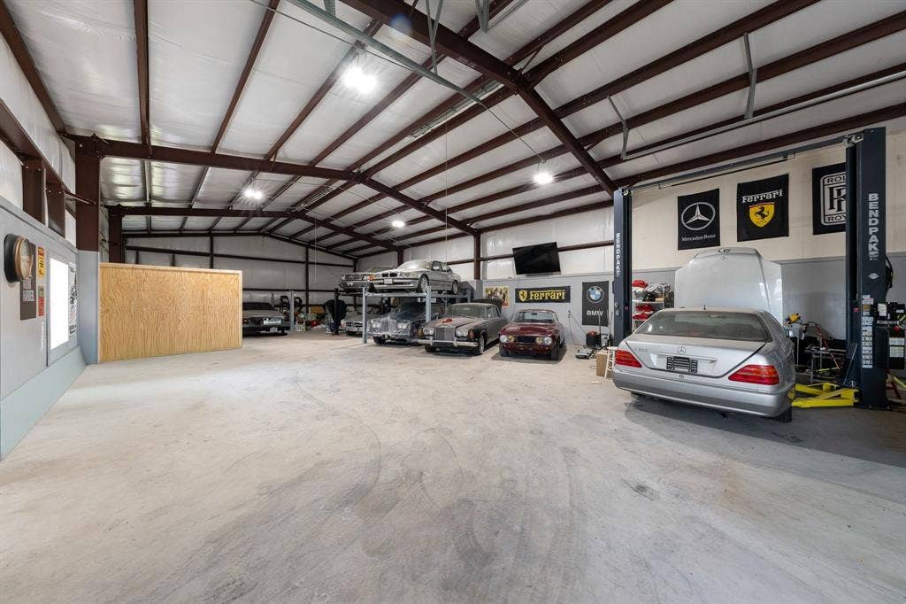 6224 Meadowlands Drive, Krum, TX 76249 6224 Meadowlands Drive, Krum, TX 76249