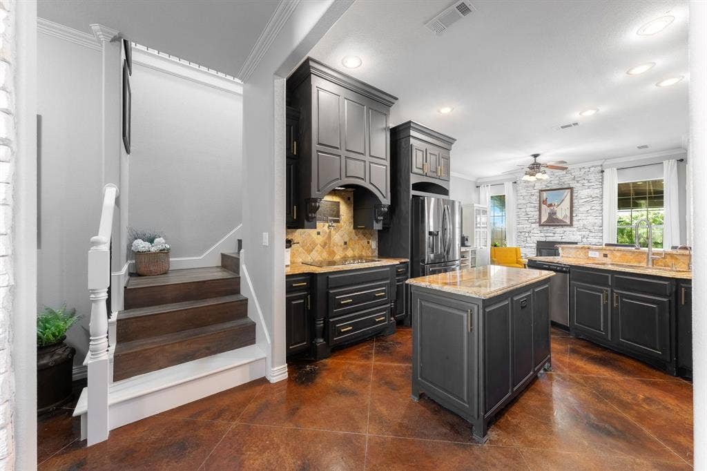 6224 Meadowlands Drive, Krum, TX 76249 6224 Meadowlands Drive, Krum, TX 76249