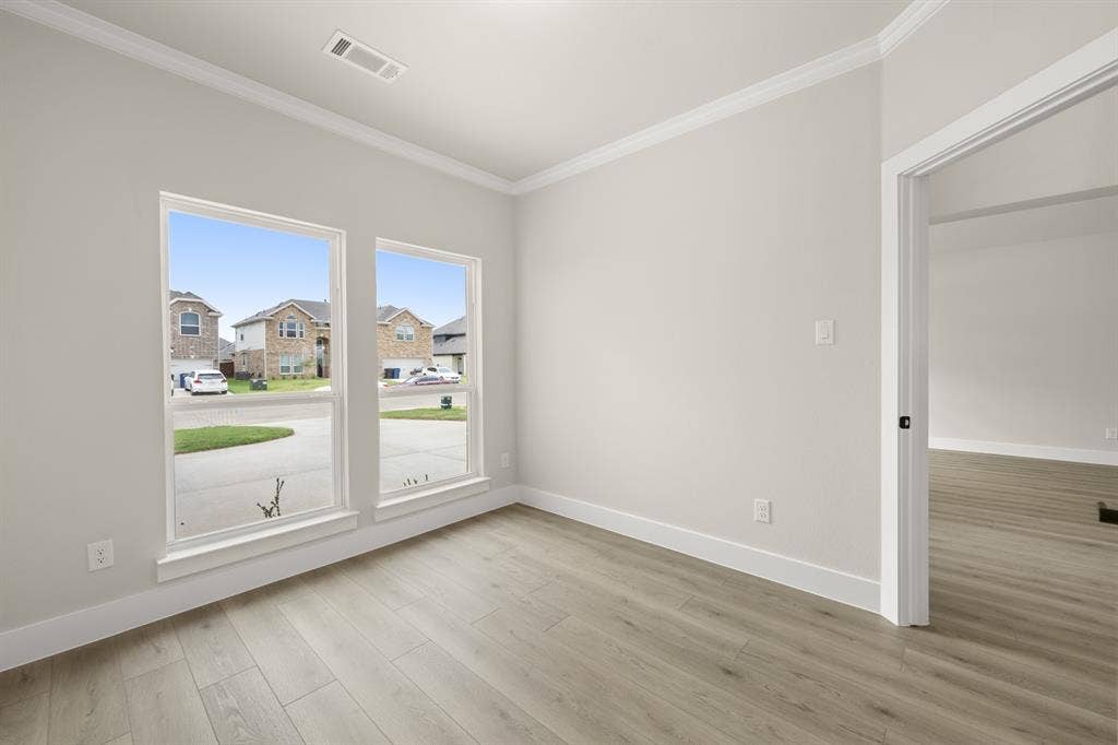 3731 Milwaukee- Study-1