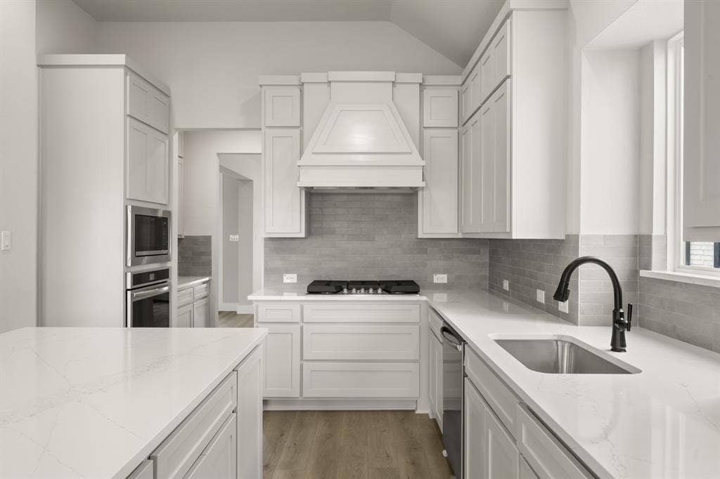 3731 Milwaukee- Kitchen-3