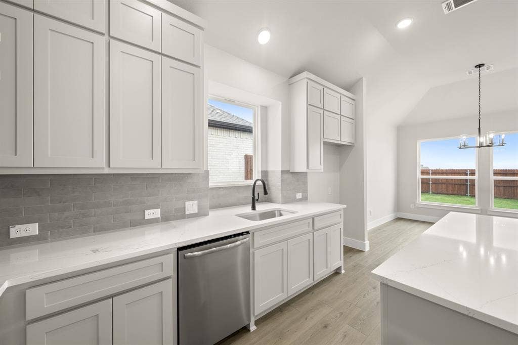 3731 Milwaukee- Kitchen-5
