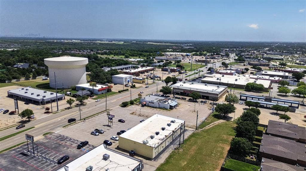 4018 W Camp Wisdom Road, Dallas, TX 75237 4018 W Camp Wisdom Road, Dallas, TX 75237