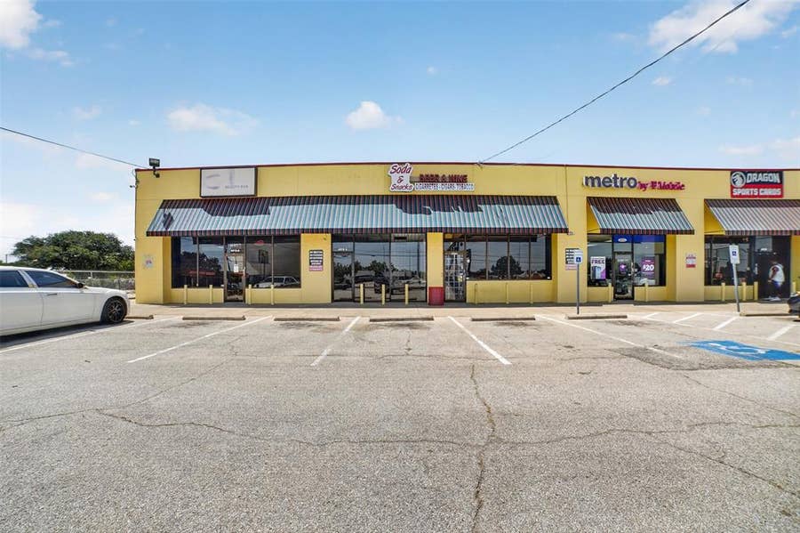 Property photo for 4018 W Camp Wisdom Road, Dallas, TX